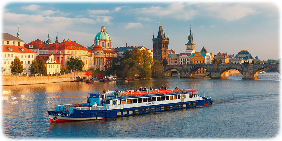 Mittagessen auf der Flusskreuzfahrt