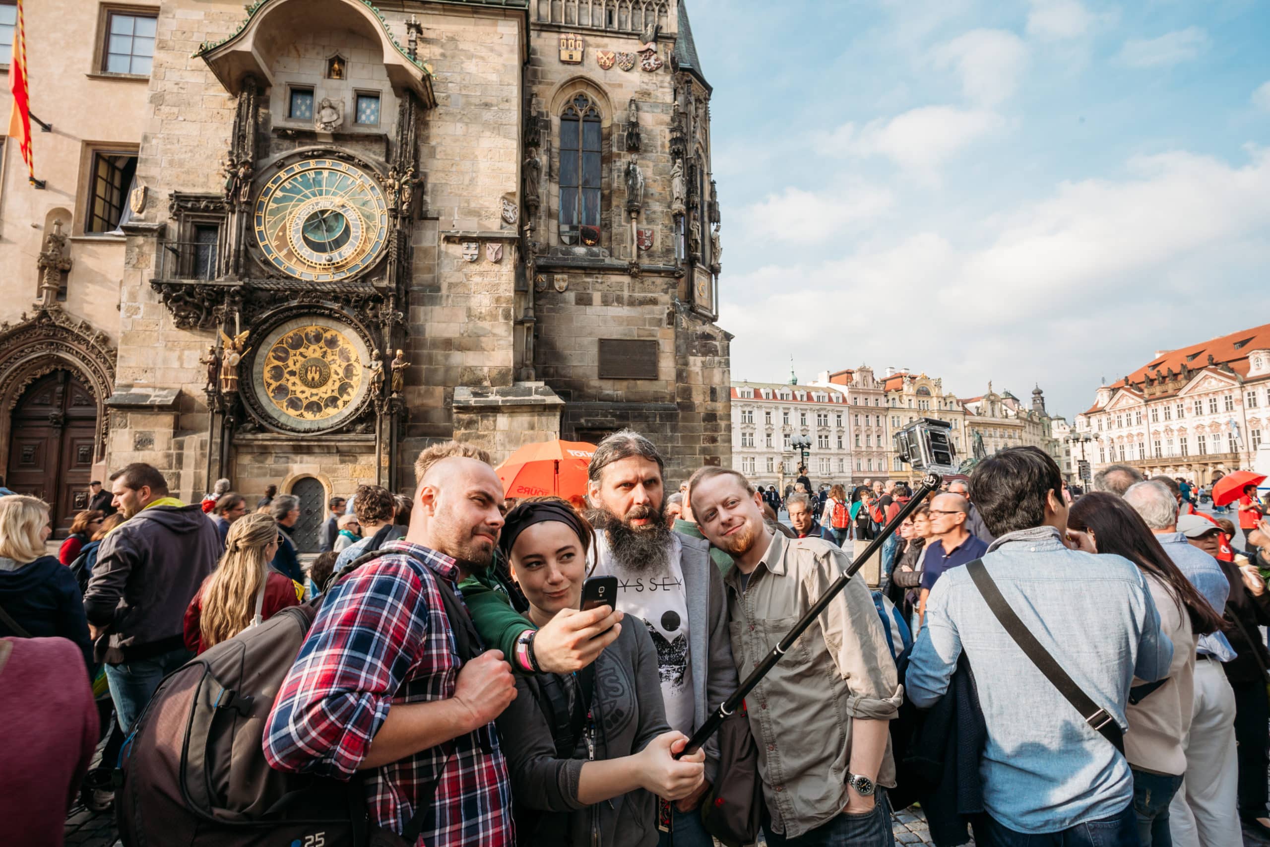 prague free walking tour evening